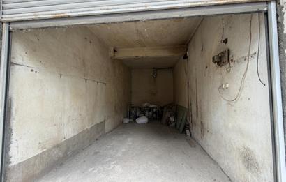 ADAPAZARI'NDA SATILIK MÜLK: 184 m2 ARSA, 2 DÜKKAN, 2 DAİRE