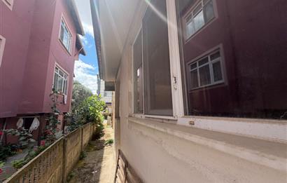 ADAPAZARI'NDA SATILIK MÜLK: 184 m2 ARSA, 2 DÜKKAN, 2 DAİRE