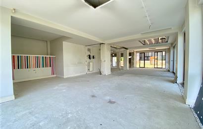 Çamlıkta Cadde Üzerinde Kiralık 400 m2 İşyeri