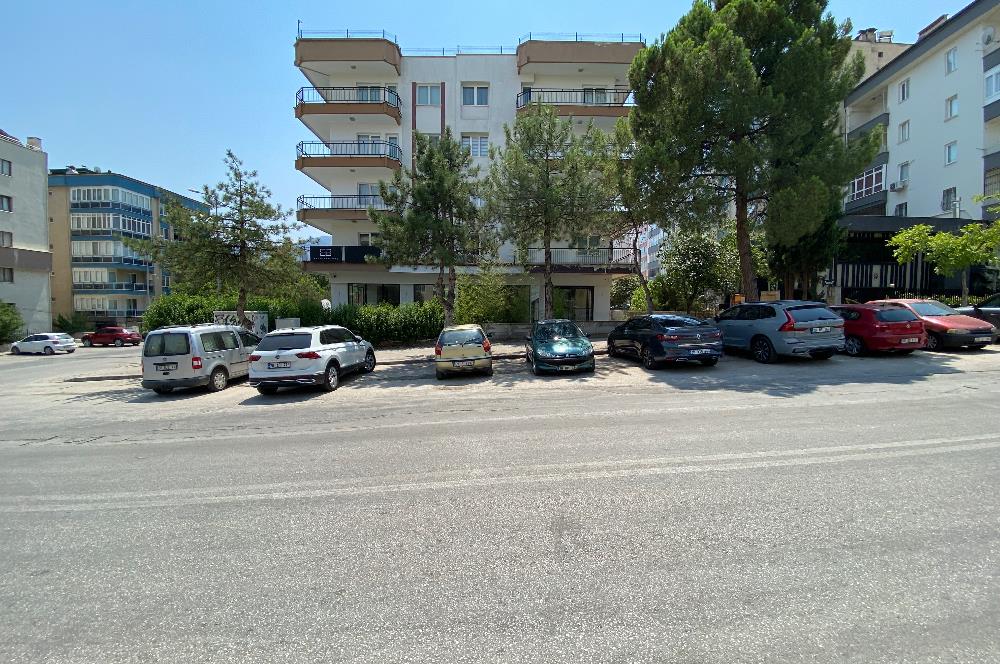 Çamlıkta Cadde Üzerinde Kiralık 400 m2 İşyeri