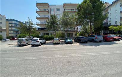 Çamlıkta Cadde Üzerinde Kiralık 400 m2 İşyeri