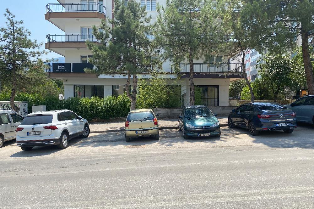 Çamlıkta Cadde Üzerinde Kiralık 400 m2 İşyeri