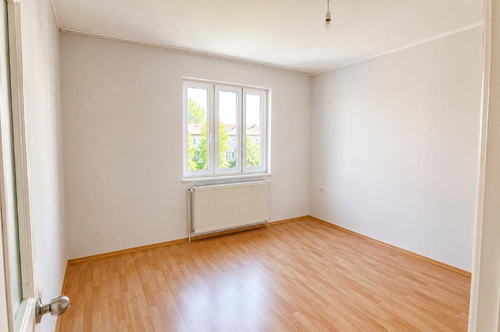 Karesi Paşaalanı'nda Kiralık Geniş 3+1 Daire