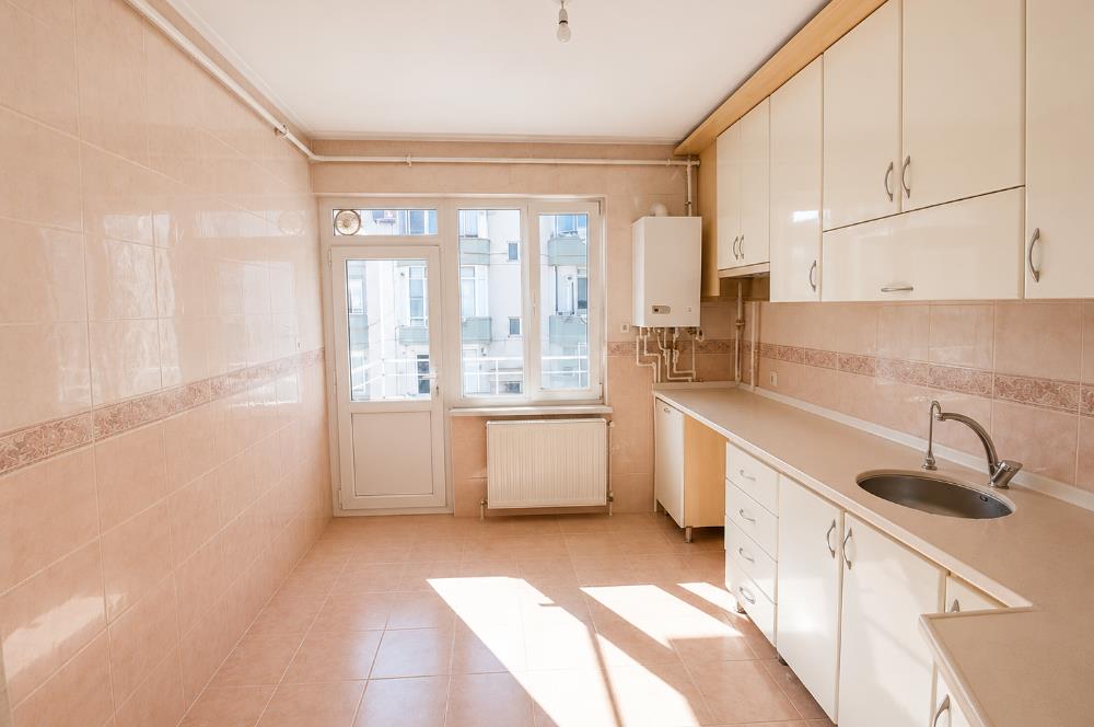 Karesi Paşaalanı'nda Kiralık Geniş 3+1 Daire