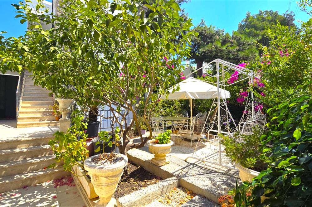 BODRUM KUMBAHÇE SATILIK BAHÇE KATI DUBLEKS DAİRE 