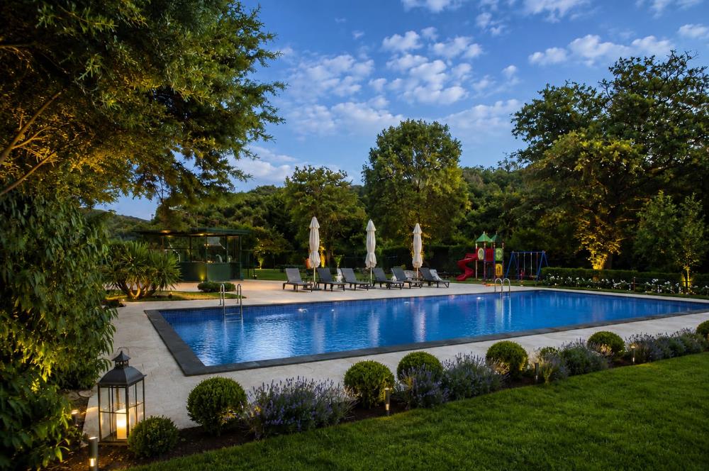 Demirciköy'de Site İçerisinde 600 m² Bahçeli Müstakil Villa