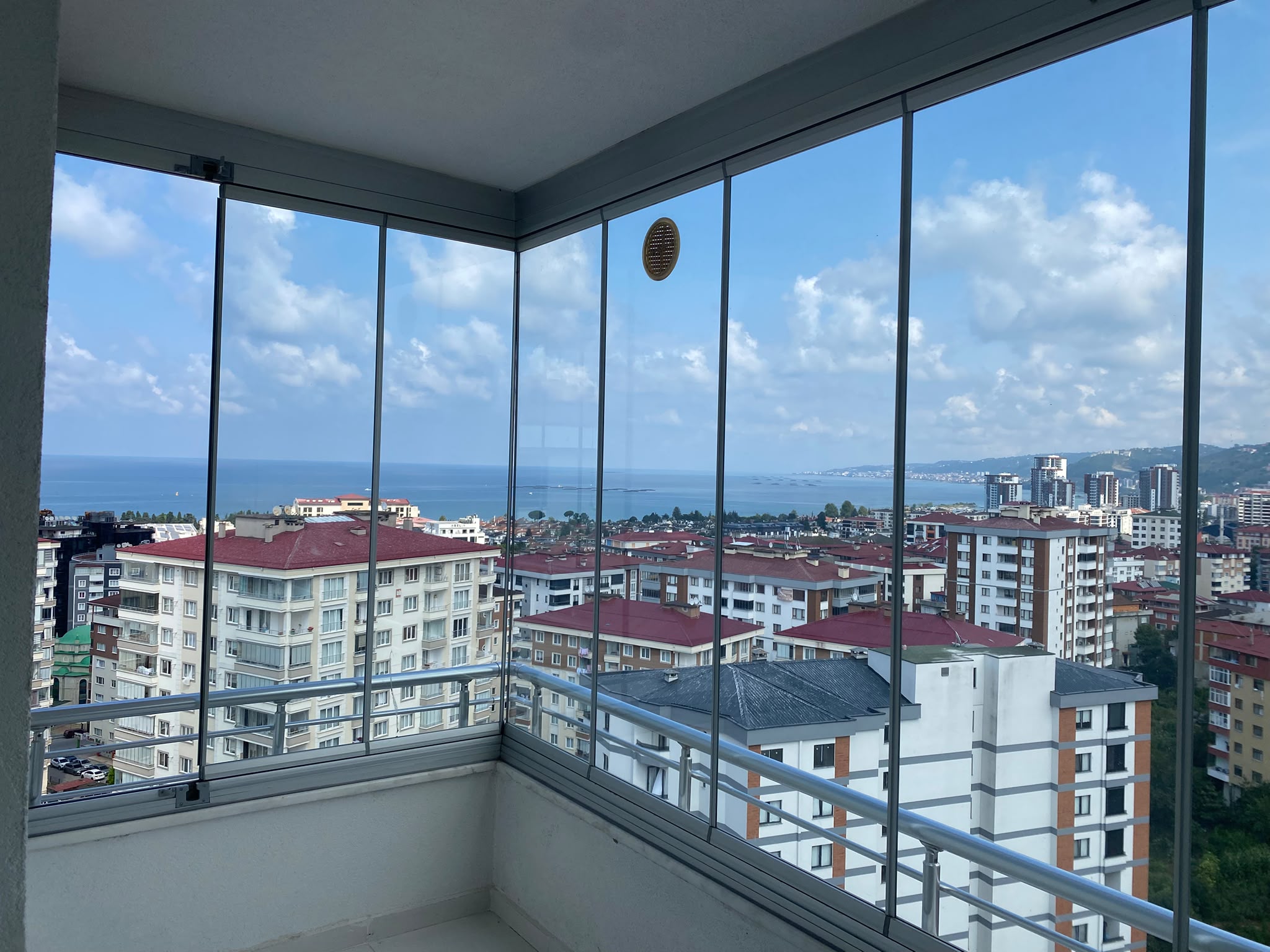 C21 UZMANDAN MERKEZİ LOKASYONDA MANZARALI KİRALIK DAİRE !!!