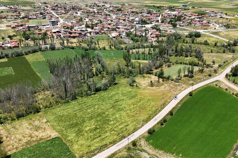 CENTURY 21 PLUS'DAN İHSANİYE AŞAĞITANDIR KÖYÜNDE İMARLI ARSA