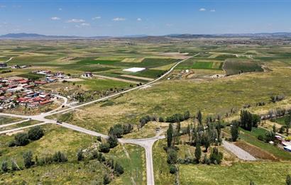 CENTURY 21 PLUS'DAN İHSANİYE AŞAĞITANDIR KÖYÜNDE İMARLI ARSA
