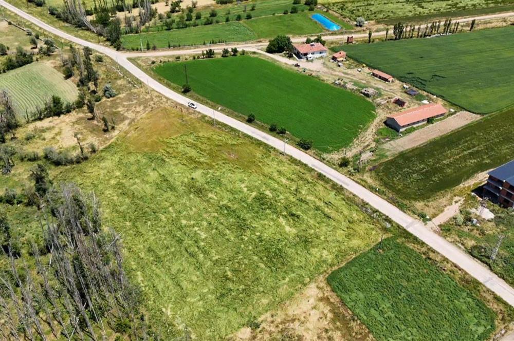CENTURY 21 PLUS'DAN İHSANİYE AŞAĞITANDIR KÖYÜNDE İMARLI ARSA