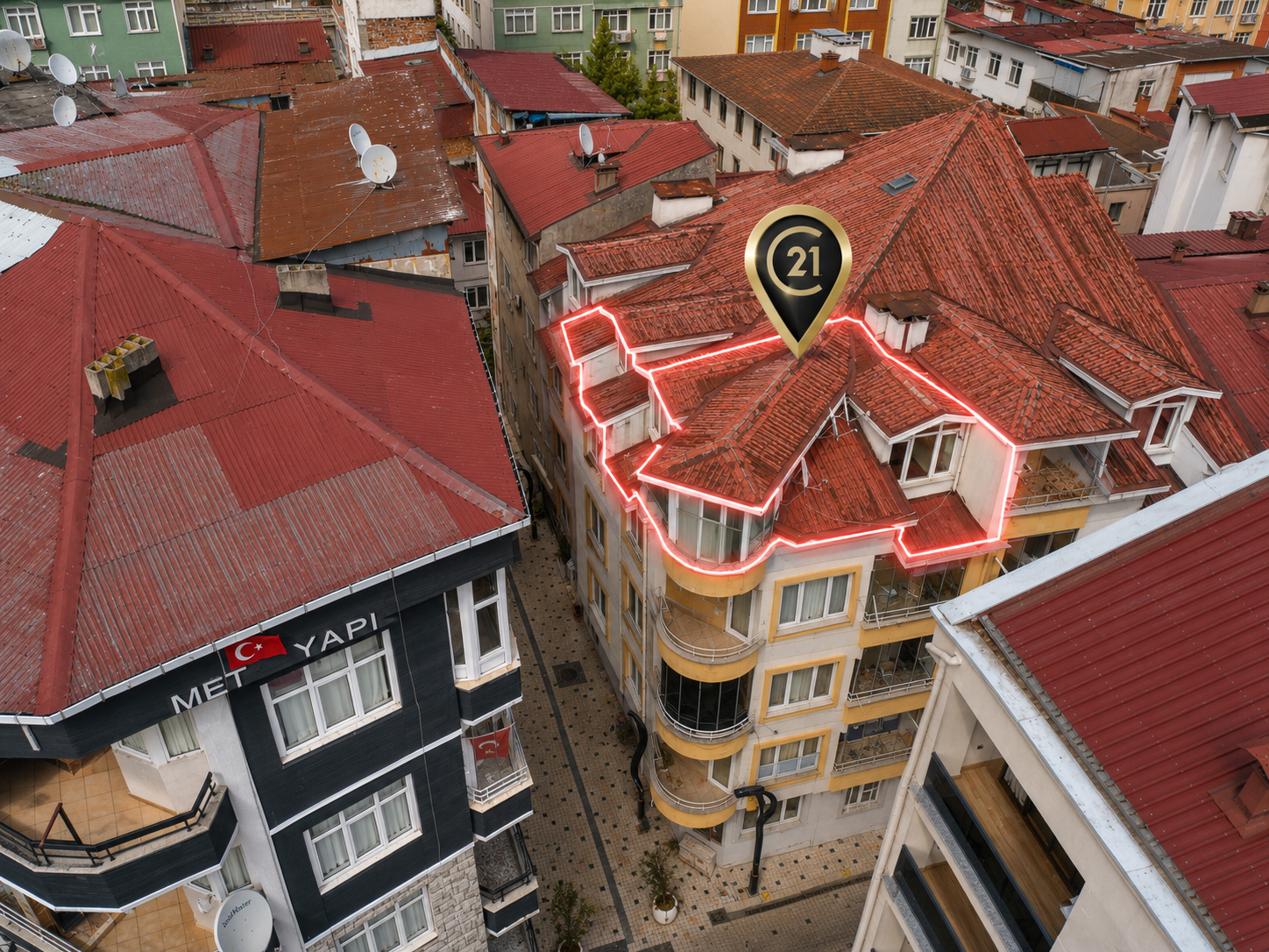 CENTURY 21’DEN ŞEHİR MERKEZİNDE KİRALIK 2+1 ÇATI KATI DAİRE!