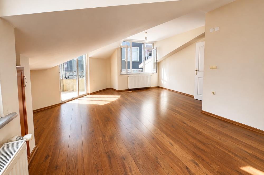 CENTURY 21’DEN ŞEHİR MERKEZİNDE KİRALIK 2+1 ÇATI KATI DAİRE!