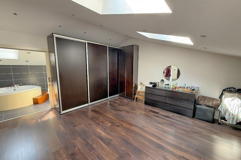Kilyos Marenegro'da Deniz Manzaralı Satılık Havuzlu 7+1 Villa
