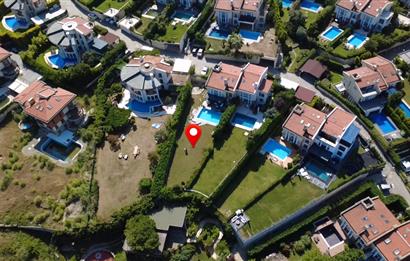 Kilyos Marenegro'da Deniz Manzaralı Satılık Havuzlu 7+1 Villa
