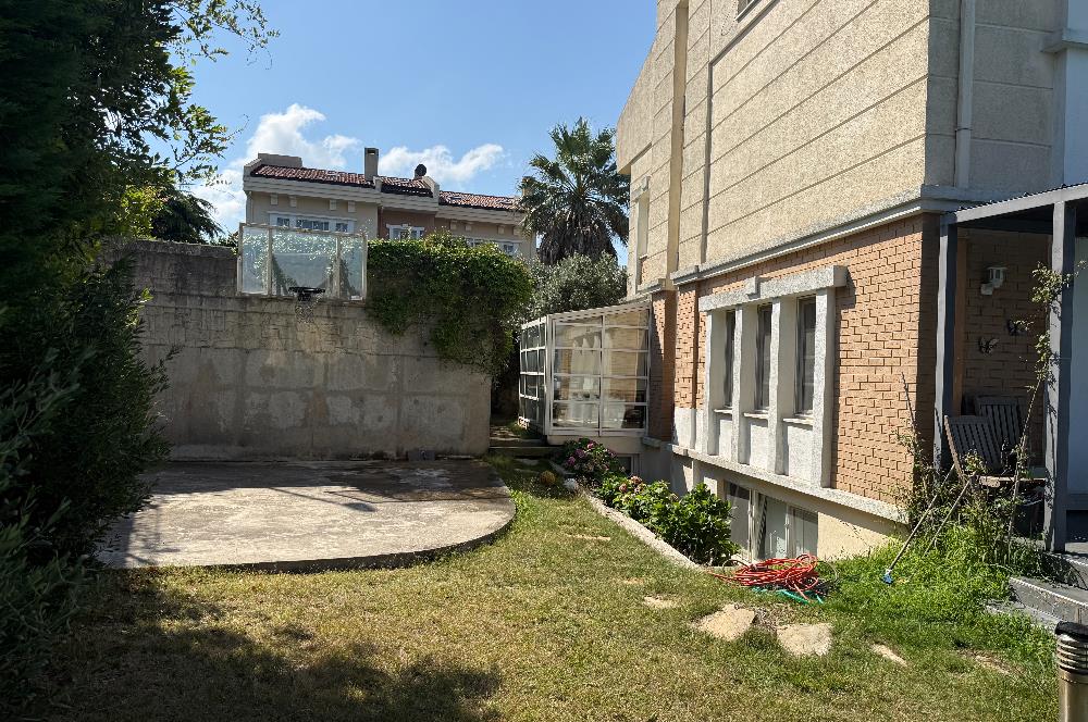 Kilyos Marenegro'da Deniz Manzaralı Satılık Havuzlu 7+1 Villa
