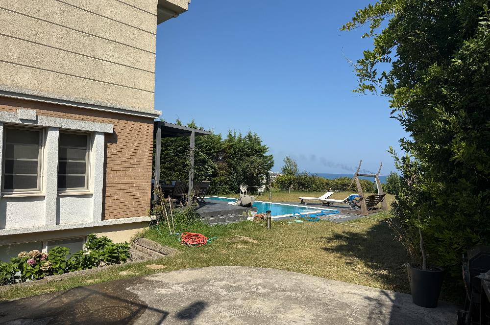 Kilyos Marenegro'da Deniz Manzaralı Satılık Havuzlu 7+1 Villa