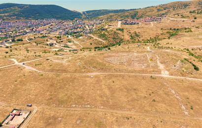 KUVAYİ MİLLİYE'DE AYRIK NİZAM 2 KAT KONUT İMARLI SATILIK ARSA