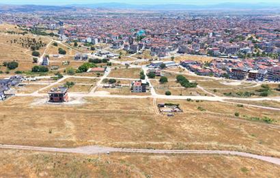 KUVAYİ MİLLİYE'DE AYRIK NİZAM 2 KAT KONUT İMARLI SATILIK ARSA
