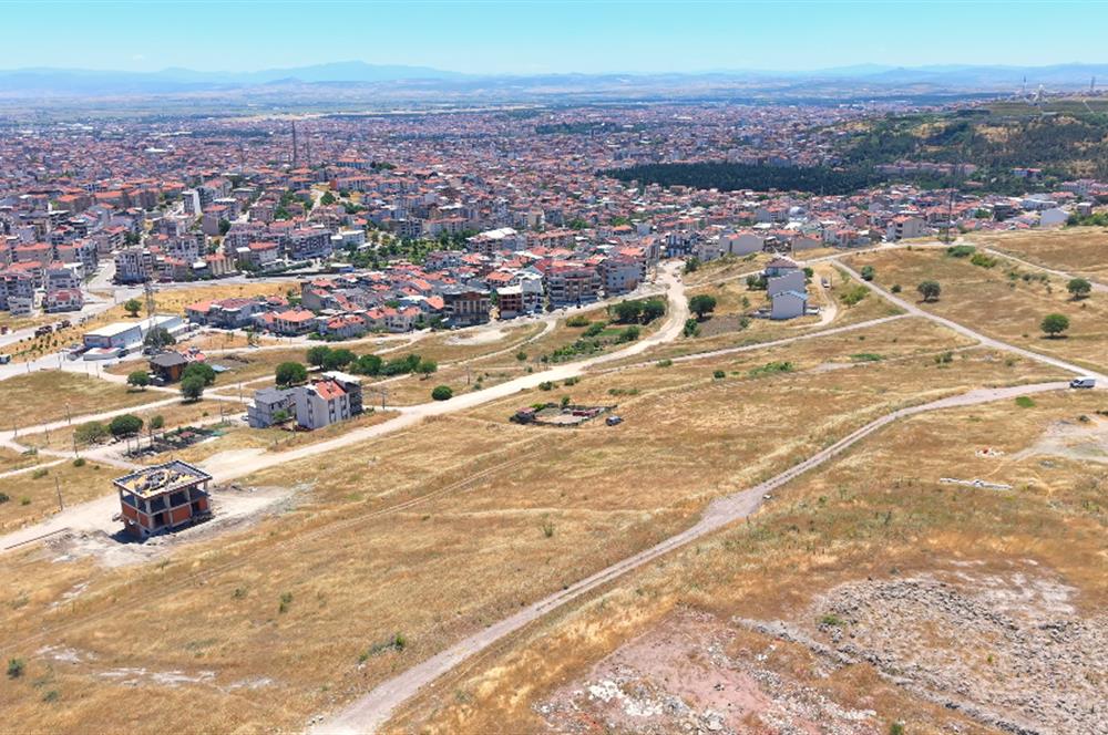 KUVAYİ MİLLİYE'DE AYRIK NİZAM 2 KAT KONUT İMARLI SATILIK ARSA