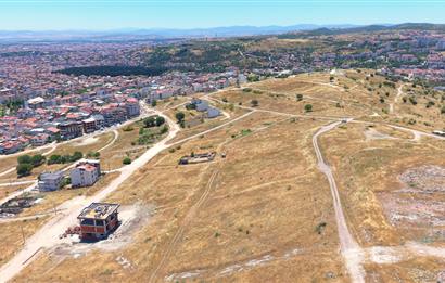 KUVAYİ MİLLİYE'DE AYRIK NİZAM 2 KAT KONUT İMARLI SATILIK ARSA