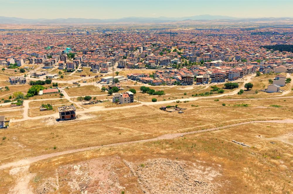 KUVAYİ MİLLİYE'DE AYRIK NİZAM 2 KAT KONUT İMARLI SATILIK ARSA