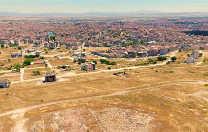KUVAYİ MİLLİYE'DE AYRIK NİZAM 2 KAT KONUT İMARLI SATILIK ARSA
