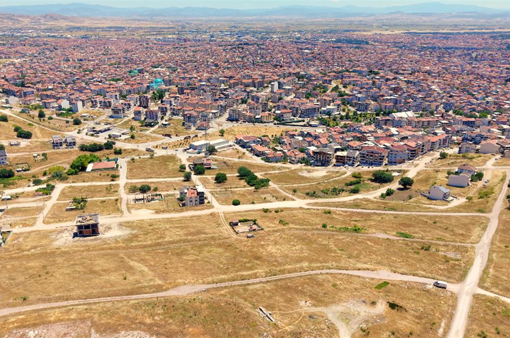 KUVAYİ MİLLİYE'DE AYRIK NİZAM 2 KAT KONUT İMARLI SATILIK ARSA