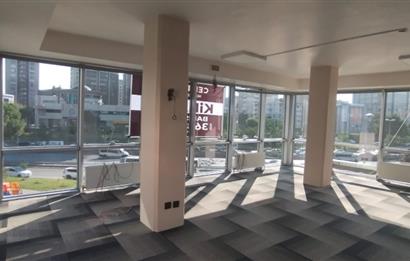 Kozyatağı Metro Çıkışında A+ Plaza'da Kiralık Komple Kat Ofis