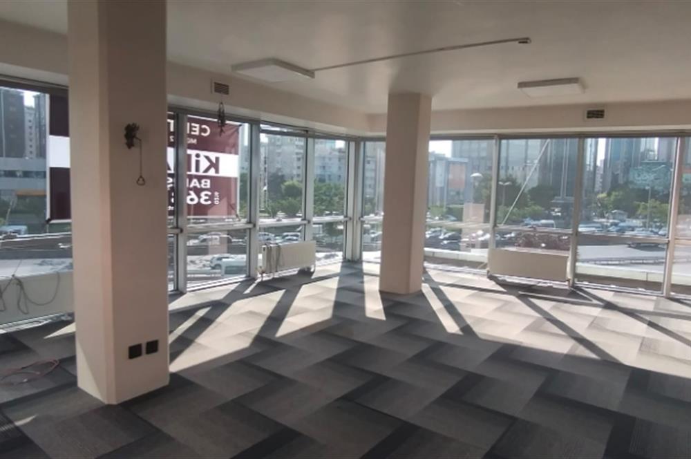 Kozyatağı Metro Çıkışında A+ Plaza'da Kiralık Komple Kat Ofis