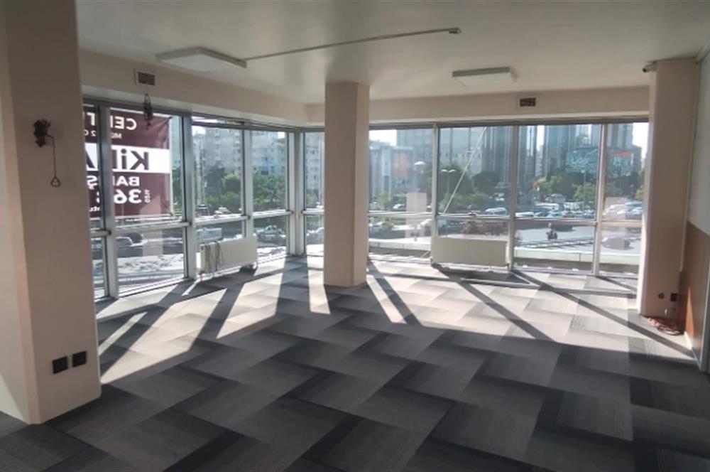 Kozyatağı Metro Çıkışında A+ Plaza'da Kiralık Komple Kat Ofis