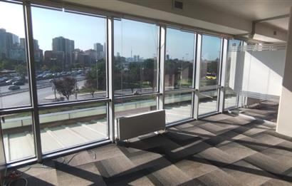 Kozyatağı Metro Çıkışında A+ Plaza'da Kiralık Komple Kat Ofis