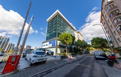 Kozyatağı Metro Çıkışında A+ Plaza'da Kiralık Komple Kat Ofis