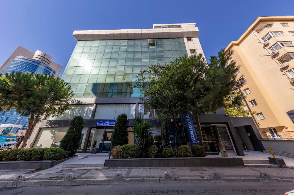Kozyatağı Metro Çıkışında A+ Plaza'da Kiralık Komple Kat Ofis