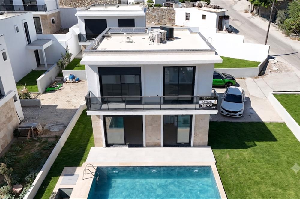 BODRUM/PEKSİMET ÖZEL HAVUZLU, SITE İÇERİSİNDE 4+1 DUBLEKS VİLLA