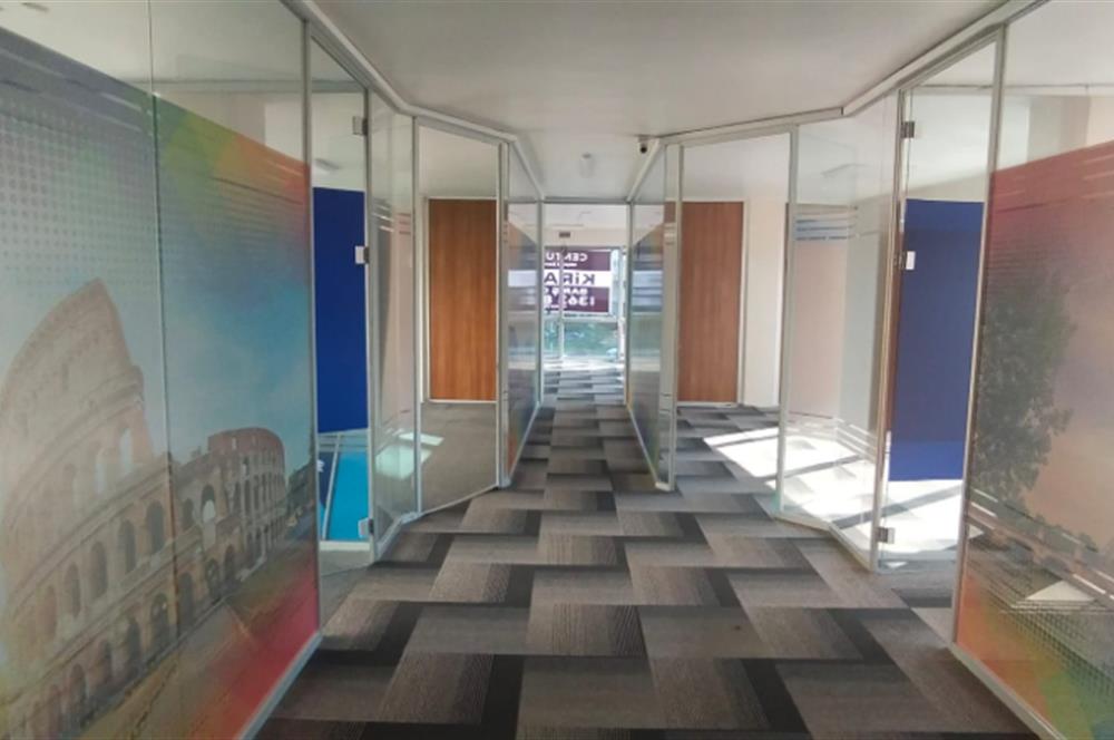 Kozyatağı Metro Çıkışında A+ Plaza'da Kiralık Komple Kat Ofis