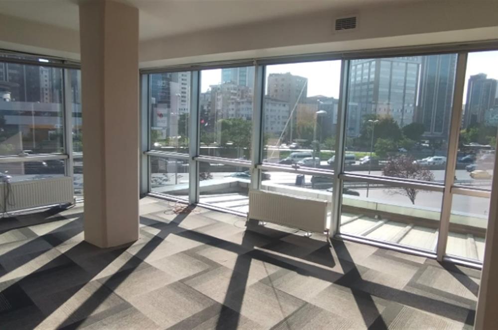 Kozyatağı Metro Çıkışında A+ Plaza'da Kiralık Komple Kat Ofis
