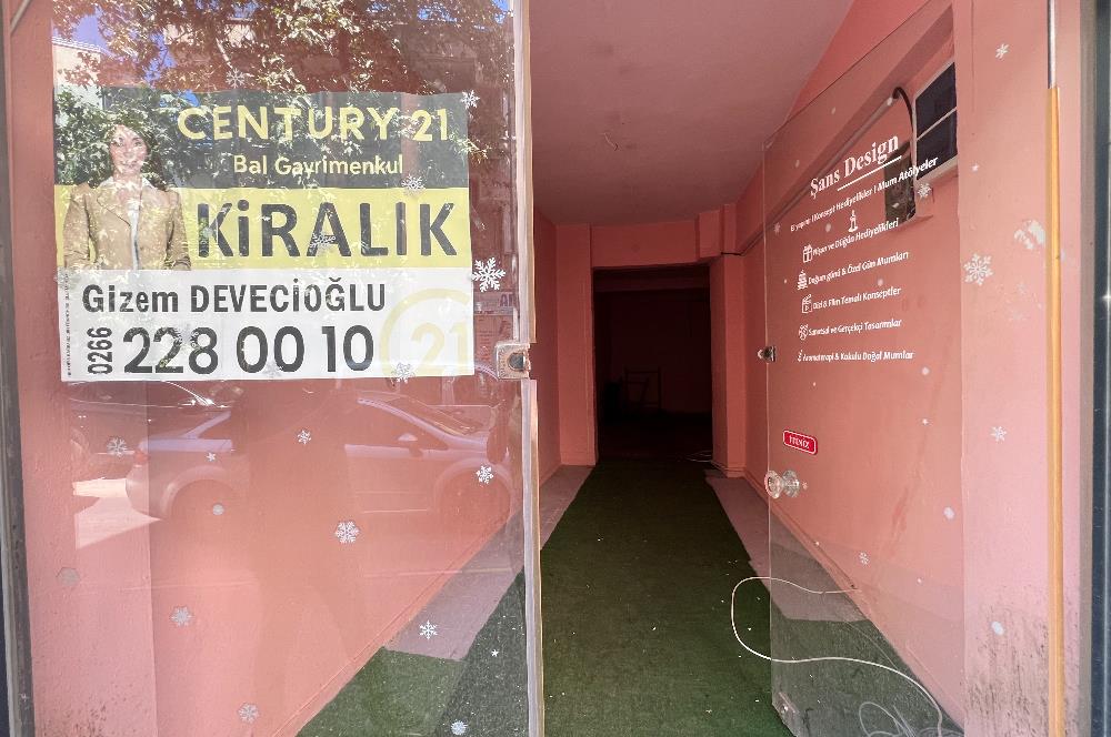 ÇARŞI MERKEZDE ATALAR CADDESİ ÜZERİ KİRALIK DÜKKAN