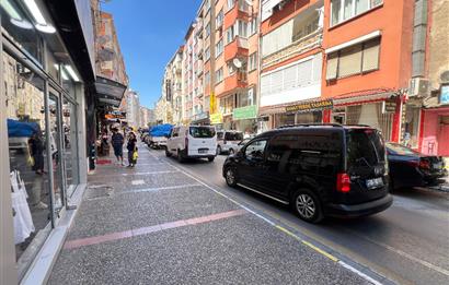 ÇARŞI MERKEZDE ATALAR CADDESİ ÜZERİ KİRALIK DÜKKAN