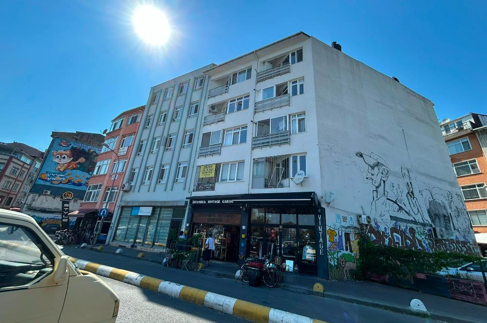 Kadıköy Osmanağa'da 2+1 Daire: Marmaray ve Metro Yakınında