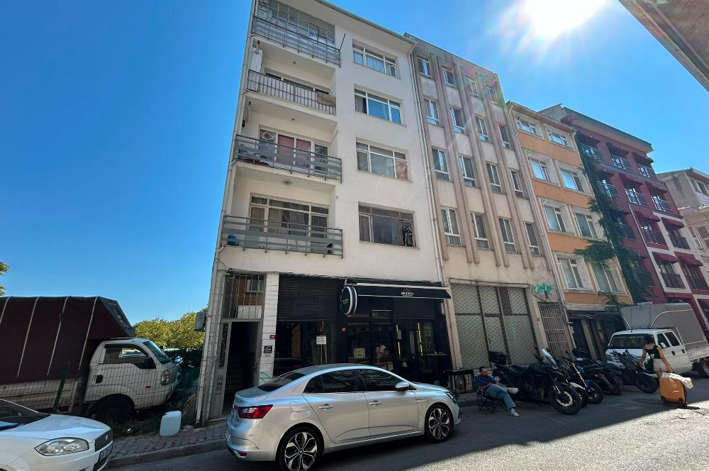 Kadıköy Osmanağa'da 2+1 Daire: Marmaray ve Metro Yakınında