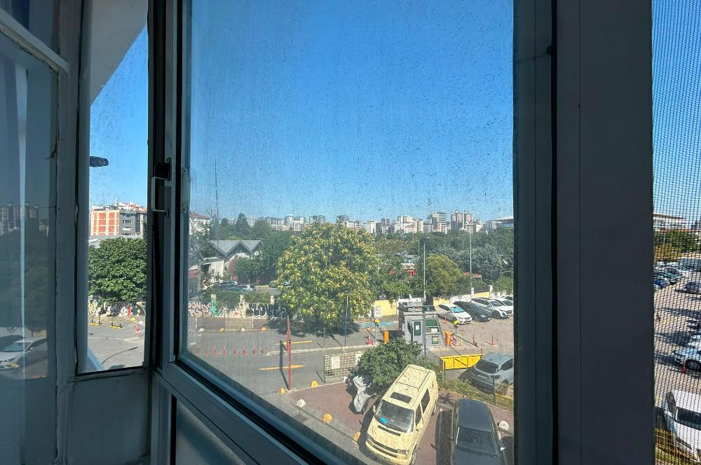 Kadıköy Osmanağa'da 2+1 Daire: Marmaray ve Metro Yakınında