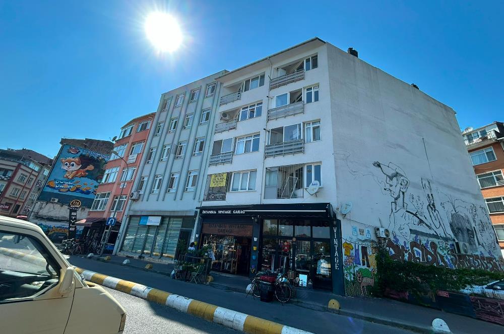 Kadıköy Osmanağa'da 2+1 Daire: Marmaray ve Metro Yakınında