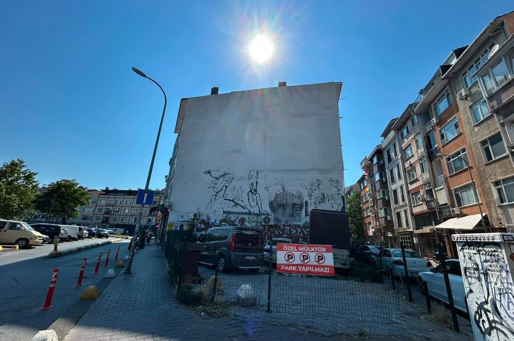 Kadıköy Osmanağa'da 2+1 Daire: Marmaray ve Metro Yakınında