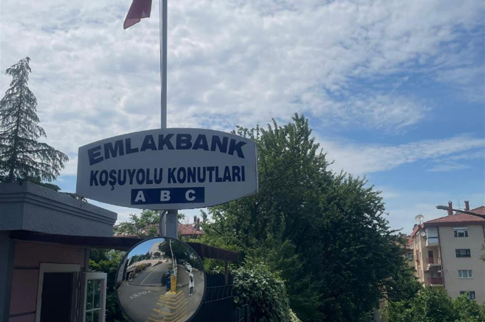 Emlakbank Koşuyolu Konutlarında Kiralık 2+1 Daire - 85m²