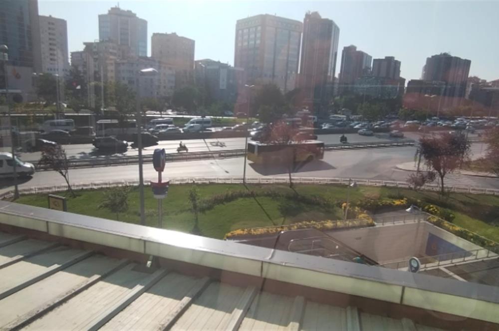 Kozyatağı Metro Çıkışında A+ Plaza'da Kiralık Komple Kat Ofis