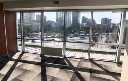 Kozyatağı Metro Çıkışında A+ Plaza'da Kiralık Komple Kat Ofis