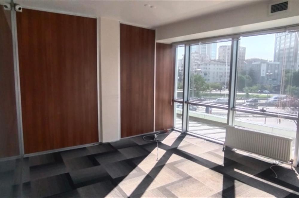 Kozyatağı Metro Çıkışında A+ Plaza'da Kiralık Komple Kat Ofis