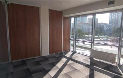 Kozyatağı Metro Çıkışında A+ Plaza'da Kiralık Komple Kat Ofis