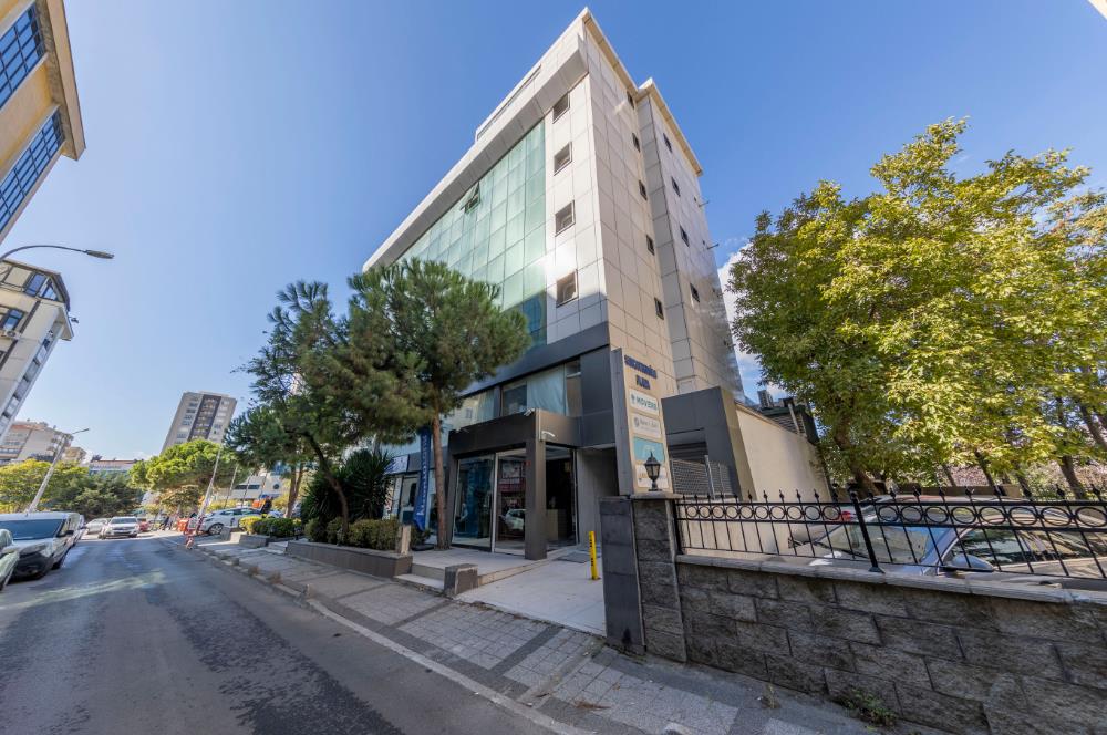 Kozyatağı Metro Çıkışında A+ Plaza'da Kiralık Komple Kat Ofis