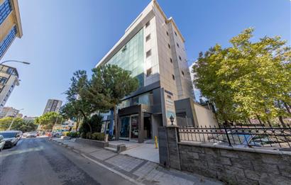 Kozyatağı Metro Çıkışında A+ Plaza'da Kiralık Komple Kat Ofis